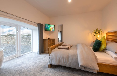 Llanfaethlu Other | Swn Y Mor - Stunning Anglesey beachside holiday home