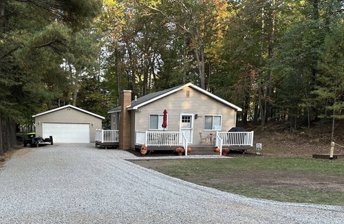 St. Helen House | SXS-Fall Colors! Updated and close to trails. Weekends still Available!