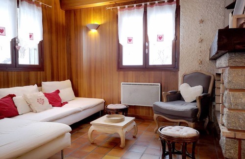 Saint-Pancrace Ski Chalet | SYBELLES Chalet convivial, expo. South with large grounds & open views - 8 pers.