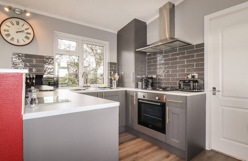Mabe Cottage | SYCAMORE LODGE, pet friendly, with open fire in Helston