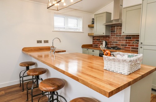 Llanidloes Cottage | SYCAMORE LODGE, romantic, luxury holiday cottage in Llangurig