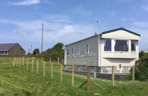 Rhoshirwaun House | Sychnant 4 berth caravan with stunning views.