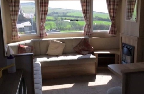 Rhoshirwaun House | Sychnant 4 berth caravan with stunning views.