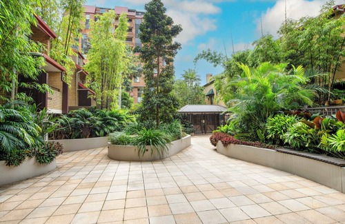 Potts Point Apartment | 🌇 SYDNEY VIEWS✨ 2BR Apartment in ‘Victoria Point’