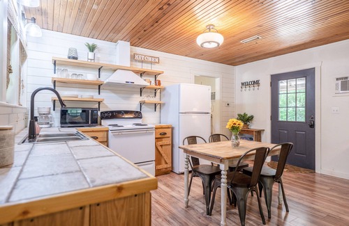 Mountain View Cabin | Sylamore Creek Retreat- with Creek Views
