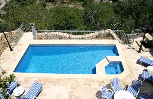 Kercem House | Sylvia' s Millhouse