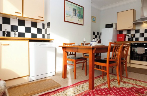 Bexhill-on-Sea Cottage | SYLVIAN, pet friendly, country holiday cottage in Bexhill-On-Sea