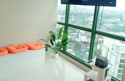 South Triangle Apartment | Symphony Tower 44sqm Quezon City - Full glass View