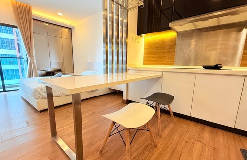 Seri Kembangan Condo | Symphony Tower by Emily in Town