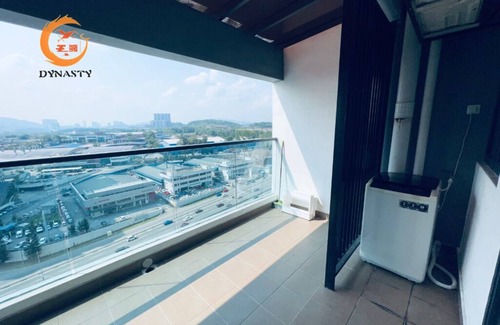 Seri Kembangan Apartment | Symphony Tower Unique Studio Big Balcony With KLCC City View