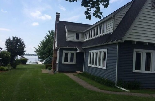 Syracuse Cottage | Syracuse Lake Front 5 Bedroom/1.5 Bath East Shore Lake Syracuse Sleeps Up To 12