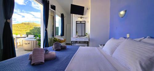 Vari Hotel | Syros Holidays