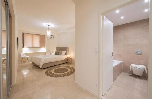 Kypseli Apartment | Syrou Weiß