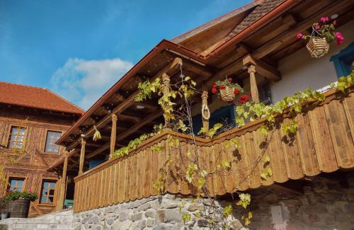 Siclod Ski Chalet | Székelyföld ,Siklódi Kő Vendégház, Tornácosház