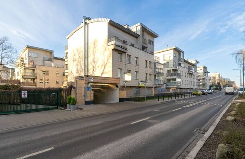 Ochota Apartment | Szczęśliwice Apartment - Home Office and Parking