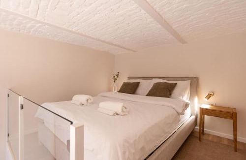Inner City Budapest Bed & Breakfast | Szerb Boutique Suites - Best Location, by BQA