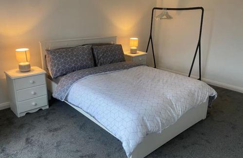 Portahack House | Téach Cara - 5 Bedroom - Culdaff