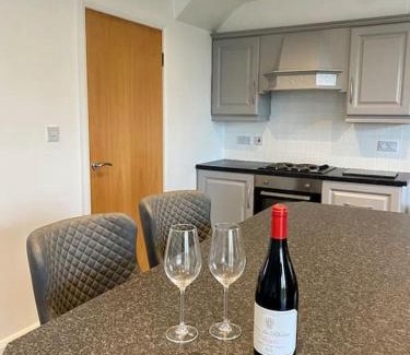 Portahack House | Téach Cara - 5 Bedroom - Culdaff