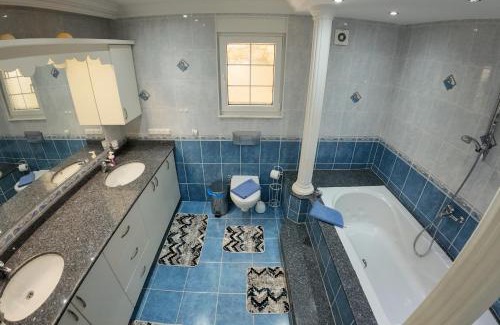Adrasan Villa | Tüm Villa-8 Kişilik-Plaja Yürüme Uzaklığı