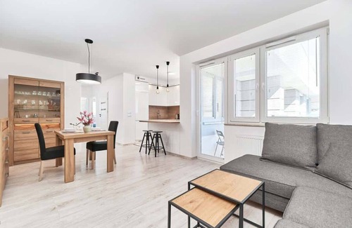 Stare Miasto Apartment | Tęczowa 101 | Spacious Apartment | Parking