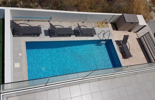 Livadia Villa | T&E Villa