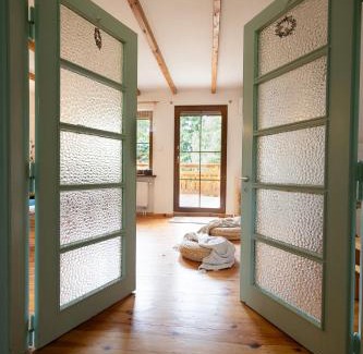 Osie House | T-h-EBAZILE