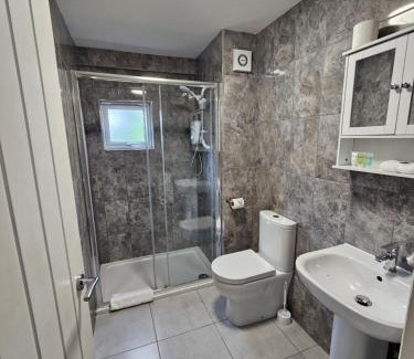Wadhurst Hotel | T & J Motel