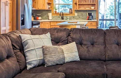 Ruidoso Cabin | T-Post Cabin Summary:
