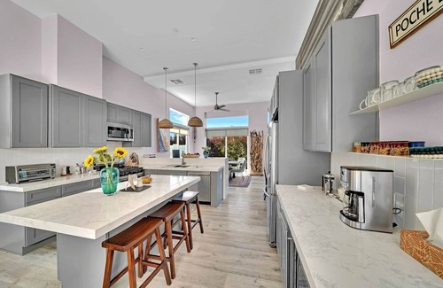 San Clemente House | T's Trestles Shred Chalet