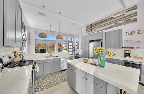 San Clemente House | T's Trestles Shred Chalet