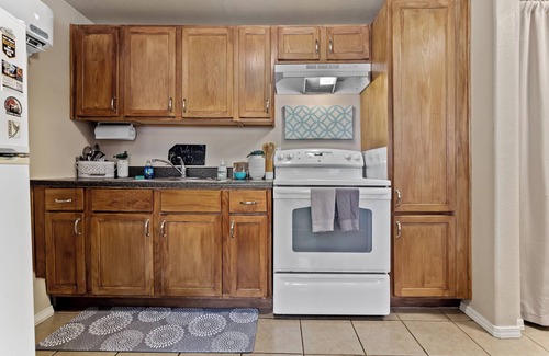 Downtown Tulsa Condo | T-Town Patio: Cozy Downtown Tulsa Hideaway- Unit B