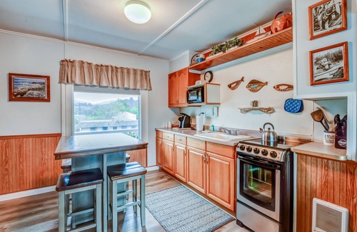 Depoe Bay Apartment | T03 - Kingfisher @ Trollers Lodge