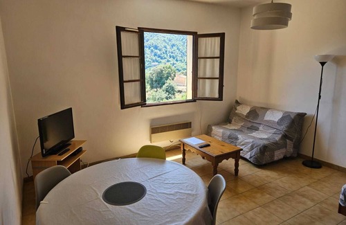 Letia Apartment | T1 - 14 km beaches - INTERNET - PARKING - MOTORBIKE GARAGE