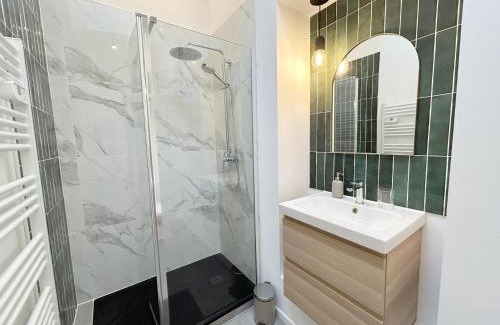 Saint-Jean-d'Angely Apartment | T1Bis centre ville avec Patio