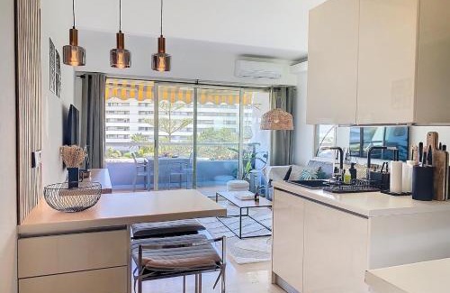 Villeneuve Loubet Beach Apartment | T1bis vue mer et port Marina Baie des Anges