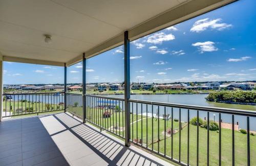 Nangkita House | T2 12 Wentworth Pde Hindmarsh Island - No Linen Included