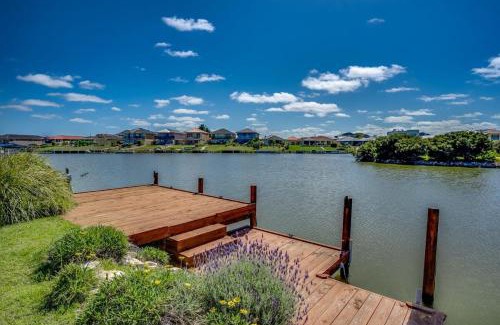 Nangkita House | T2 12 Wentworth Pde Hindmarsh Island - No Linen Included