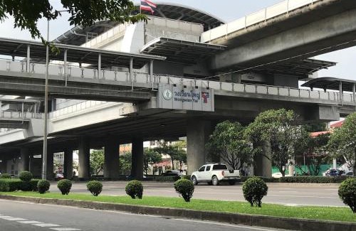 Khlong San Apartment | T2 2 Bedrooms 6 guests Full kitchen 1 min to BTS