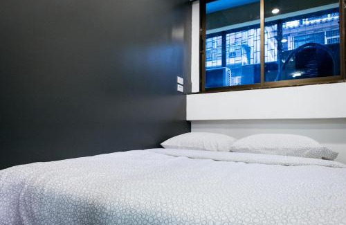 Khlong San Apartment | T2 2 Bedrooms 6 guests Full kitchen 1 min to BTS