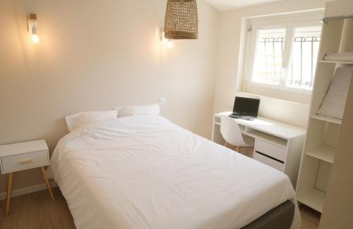 Angouleme Apartment | T2 - 28m2 avec cour et stationnement, wifi et linge fournis