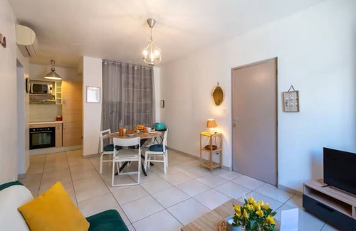 Aigues-Mortes Apartment | T2 Aigues Mortes 40 metres from the ramparts
