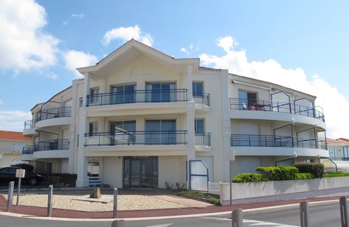 Saint-Hilaire-de-Riez Apartment | T2 apartment wonderful sea view, WLAN available garage 2 bicycles available