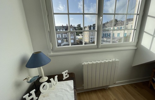 Saint-Quay-Portrieux Apartment | T2 apartment for 4 people "feet in the water" (beach 20 meters)