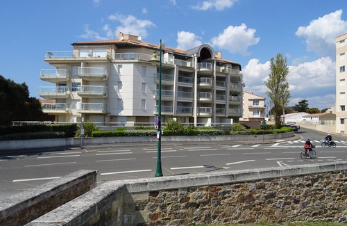 Les Sables d'Olonne Apartment | T2 apartment with terrace, 500m from the beach, Les Sables-d'Olonne