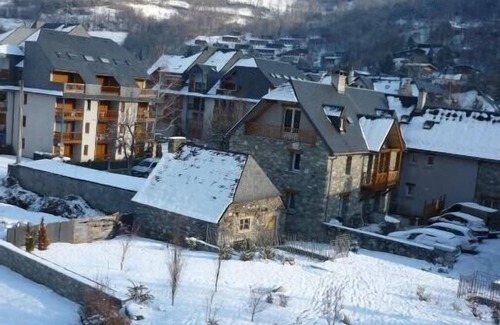 Saint-Lary-Soulan Apartment | T2 apartment for 2 to 4 people in the heart of the village, IDEAL FOR CURISTS.