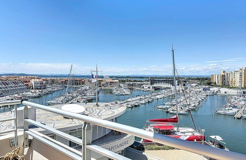 Carnon-Plage Apartment | T2 Apartment with Terrace, Air Conditioning and Parking