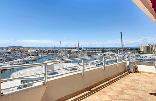 Carnon-Plage Apartment | T2 Apartment with Terrace, Air Conditioning and Parking