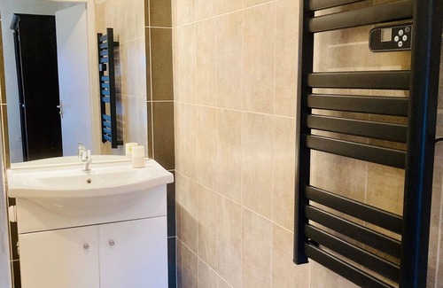 Bizanos Apartment | T2 apartment with private garden + parking 5 min from Pau. Pets welcome!