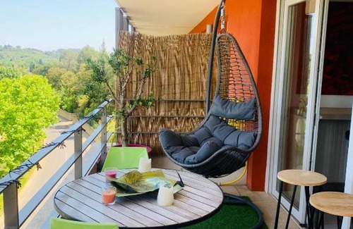 Juvignac Apartment | T2 avec grande terrasse plongeant sur une forêt