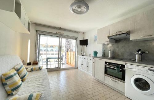 Sete Apartment | T2 avec loggia vitrée, terrasse, parking à Sète - FR-1-338-589